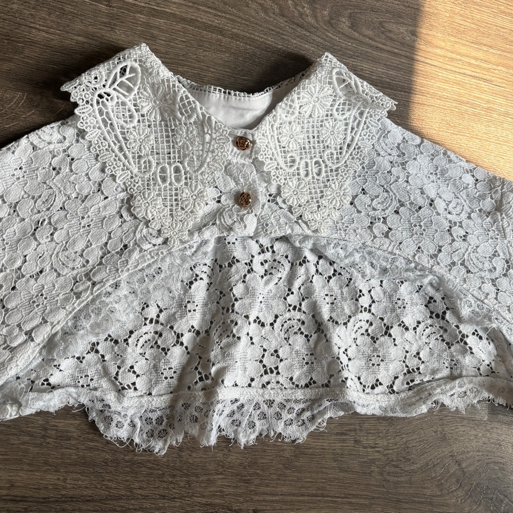 Elegant White Lace Cropped Top/ Shoulder Cover